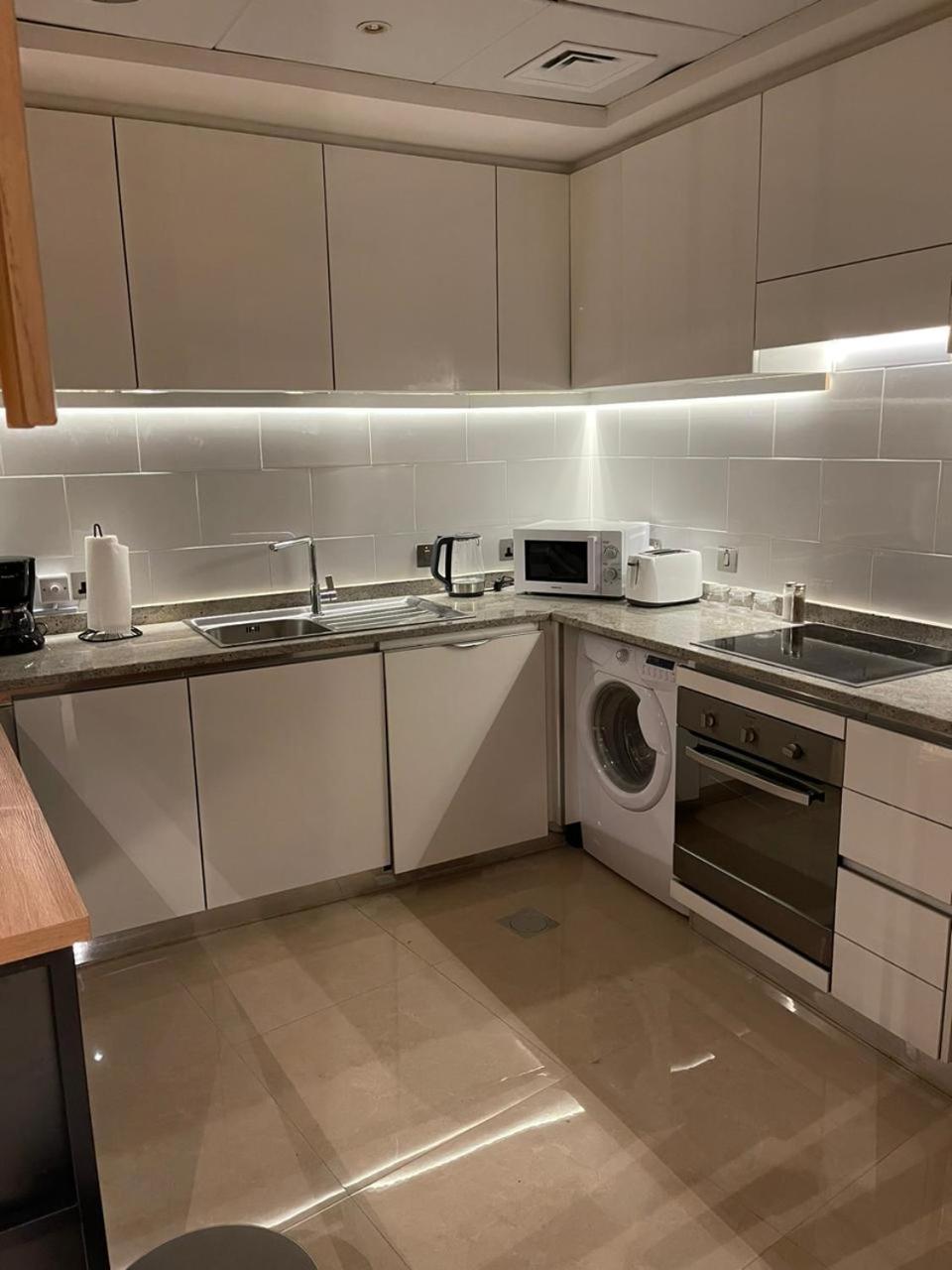 Apartment 1bedroom 54th Floor Rafal Tower *